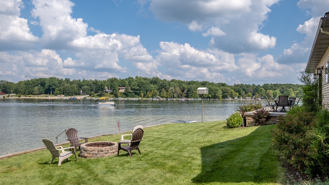 Photo of Patio Balcony in Lake