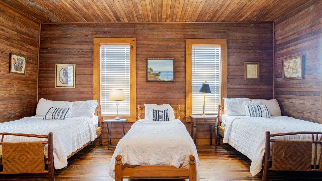 Photo of Bedroom in Foley