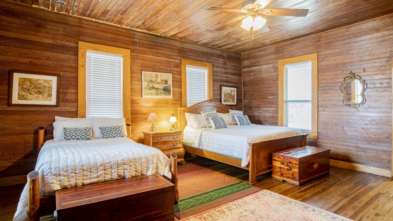 Photo of Bedroom in Foley