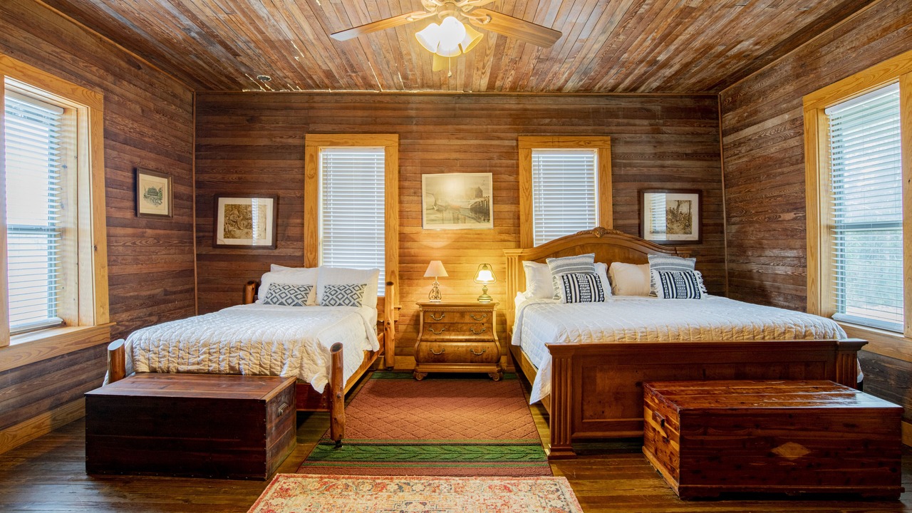 Photo of Bedroom in Foley