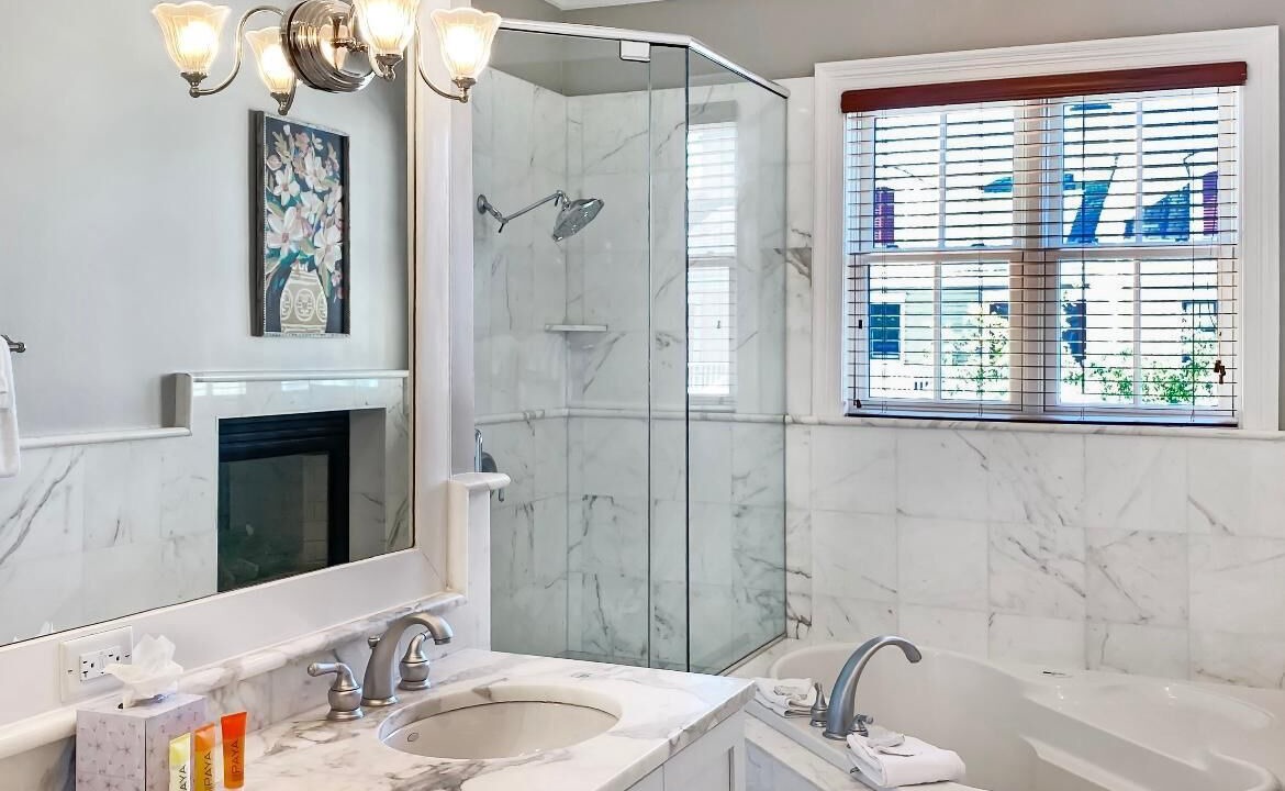 Photo of Bathroom in Baytowne Wharf