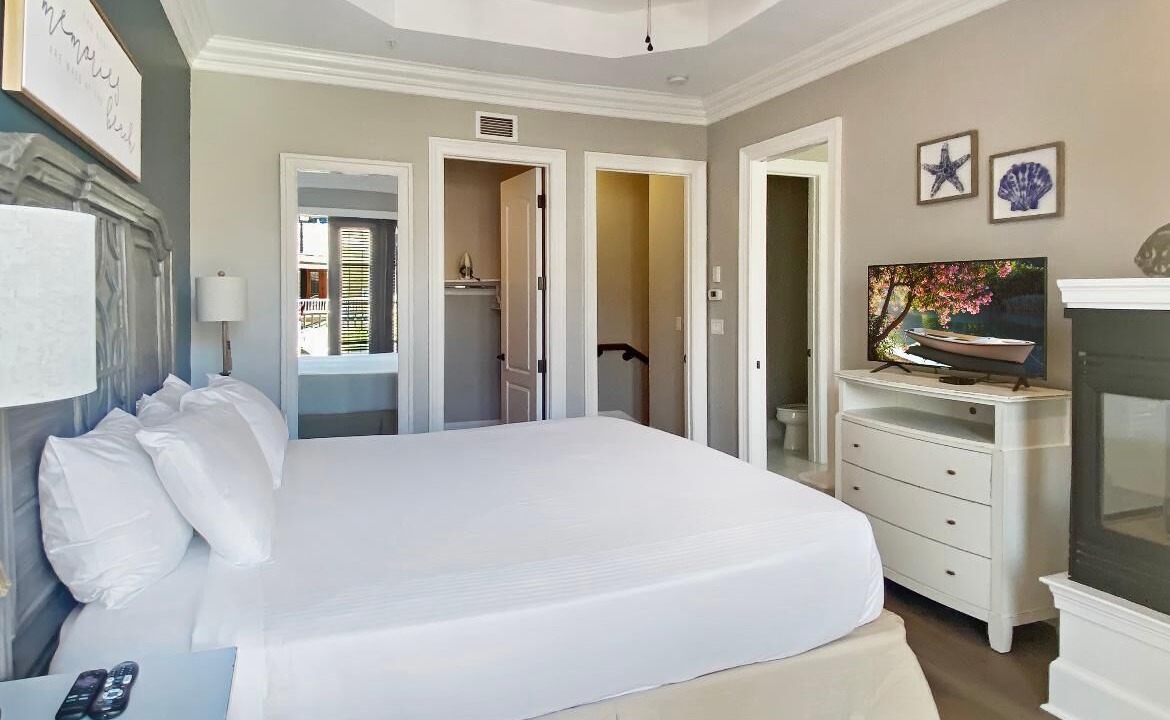 Photo of Bedroom in Baytowne Wharf