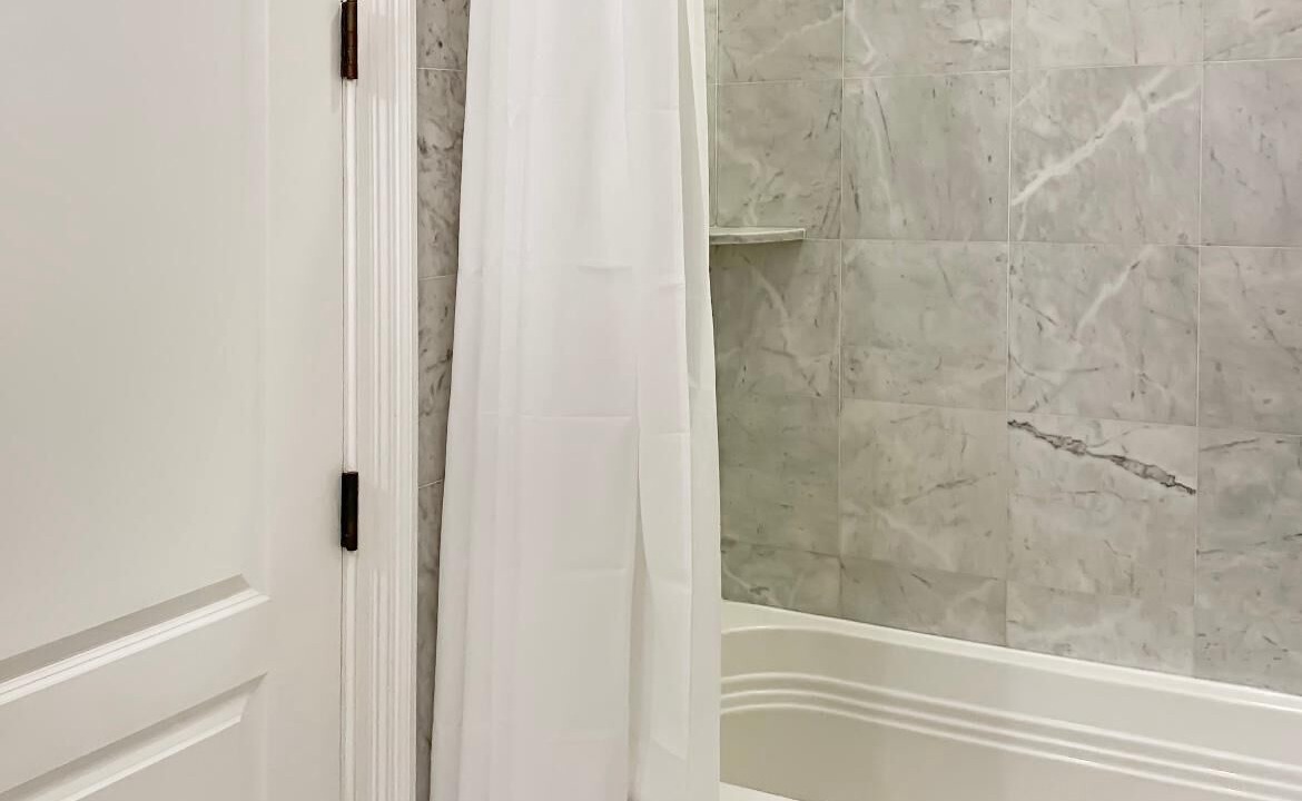 Photo of Bathroom in Baytowne Wharf