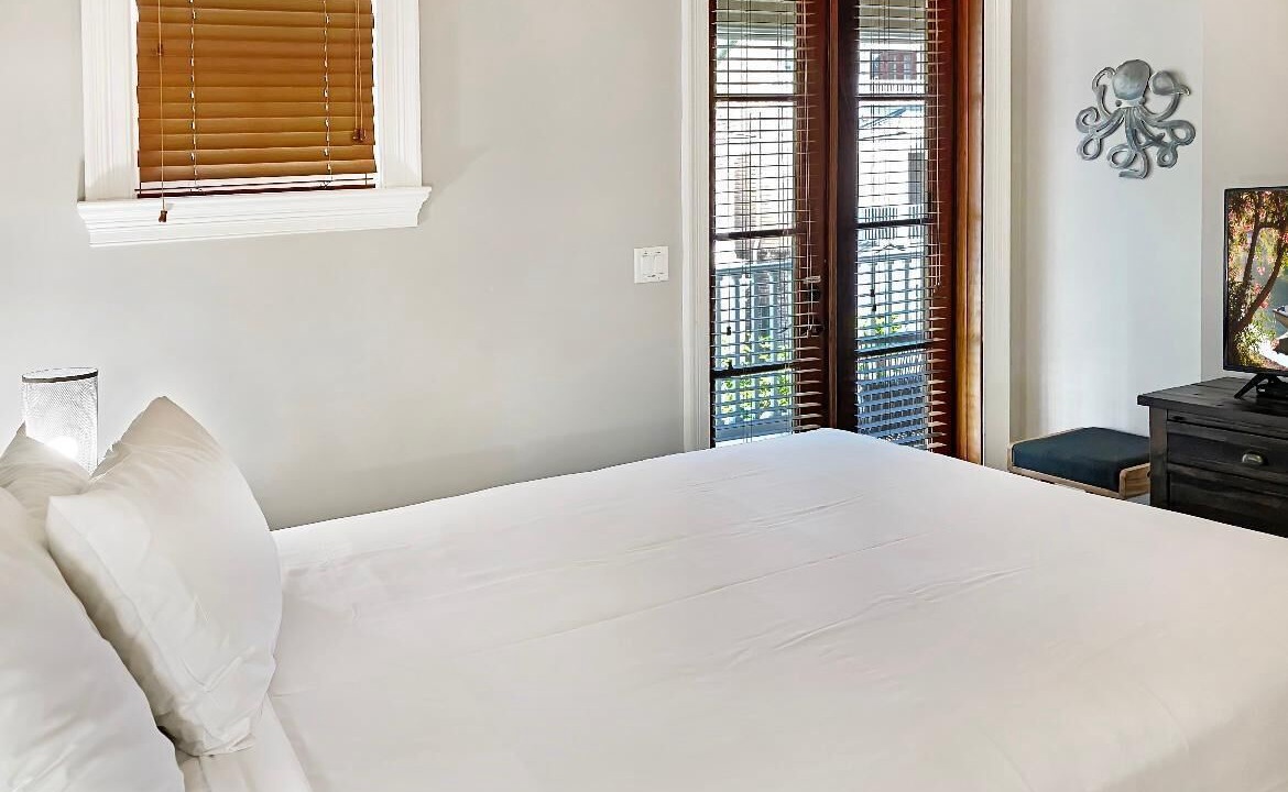 Photo of Bedroom in Baytowne Wharf