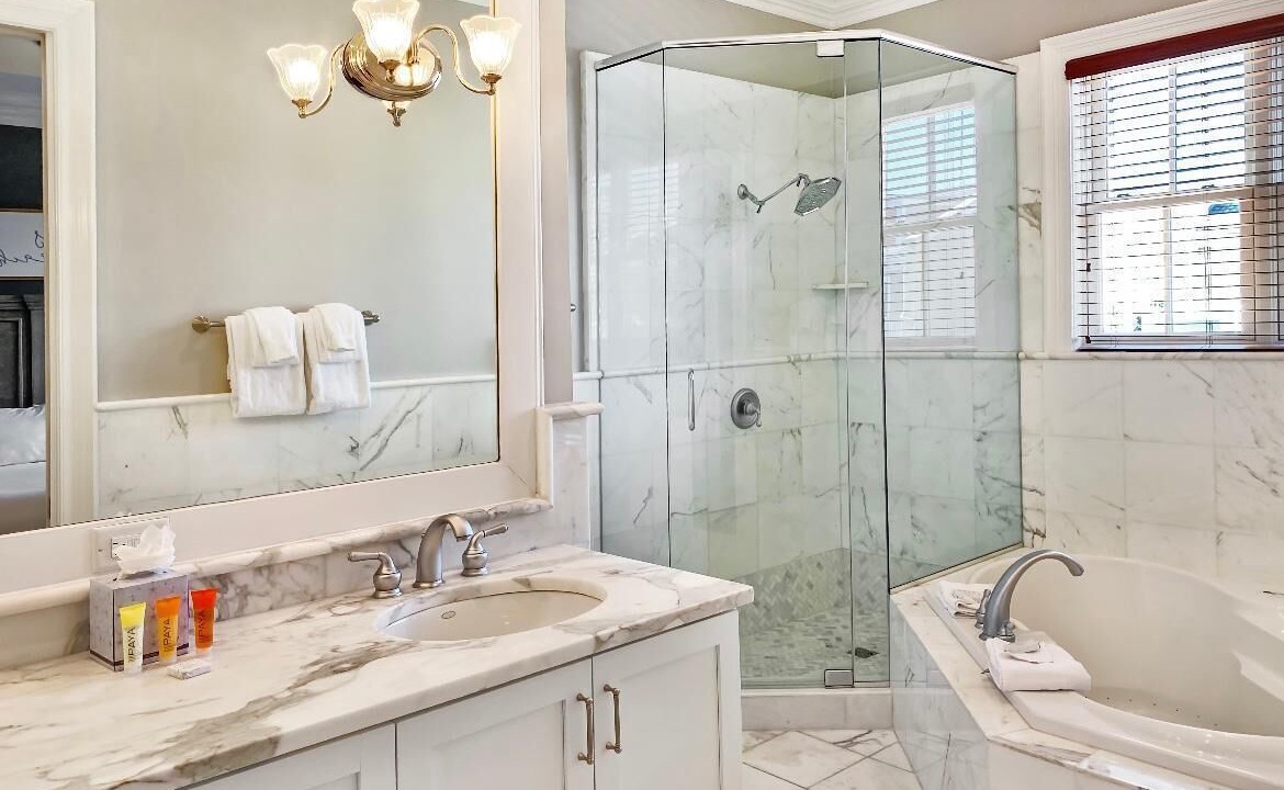 Photo of Bathroom in Baytowne Wharf