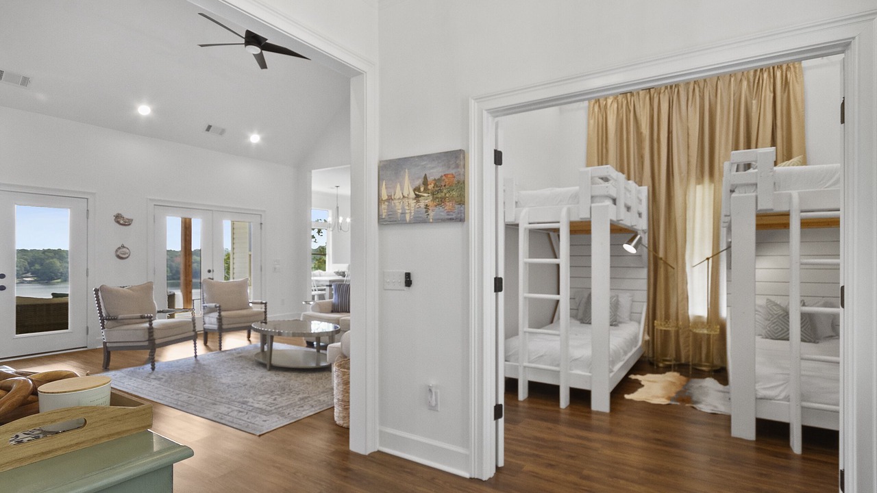 Photo of Bedroom in Northport