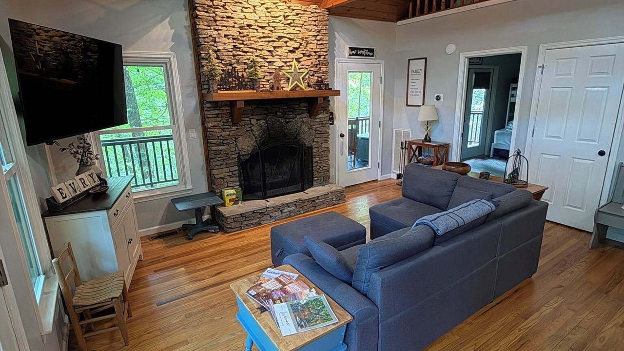 Photo of Livingroom in Walnut Mountain