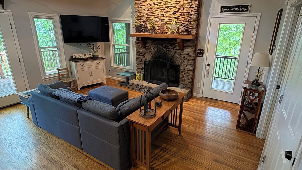 Photo of Livingroom in Walnut Mountain