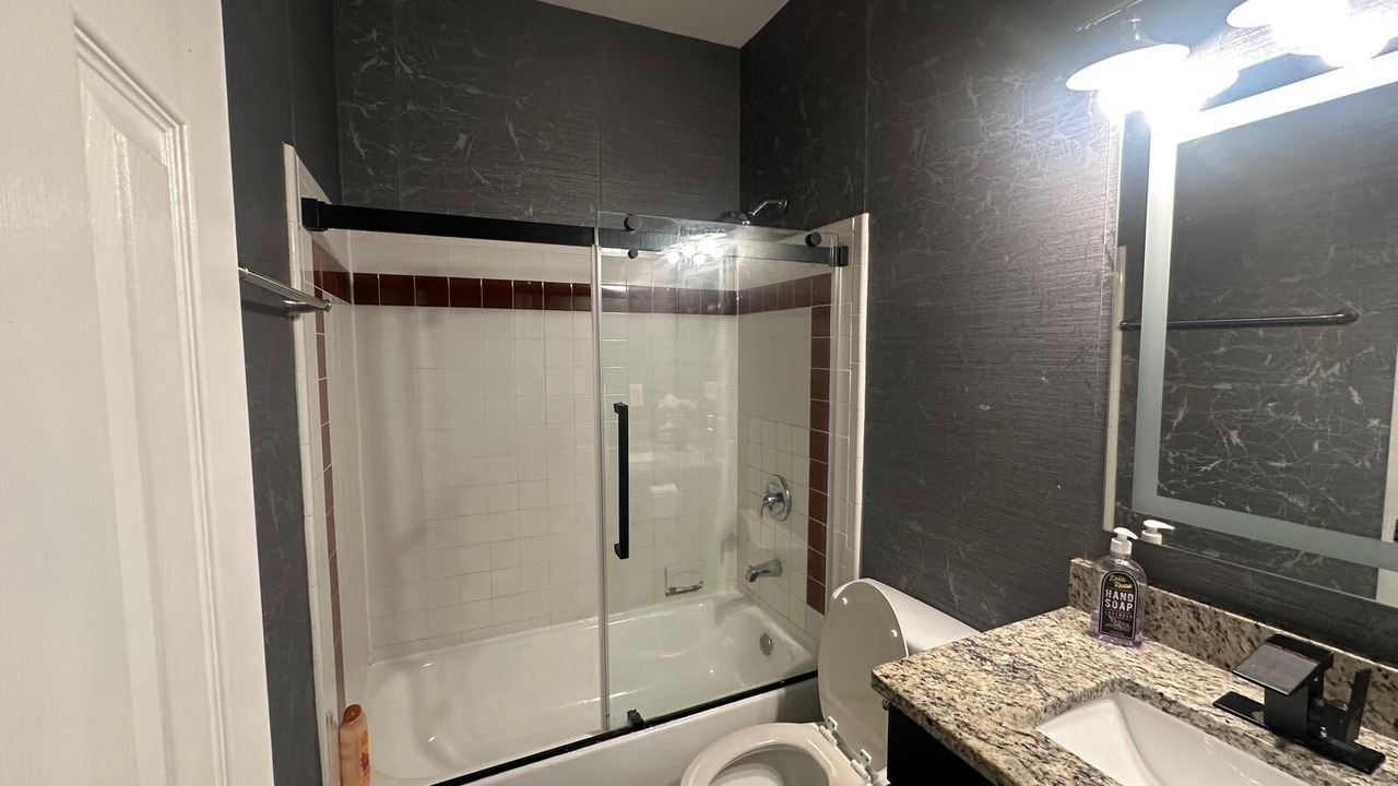 Photo of Bathroom in Southwestern