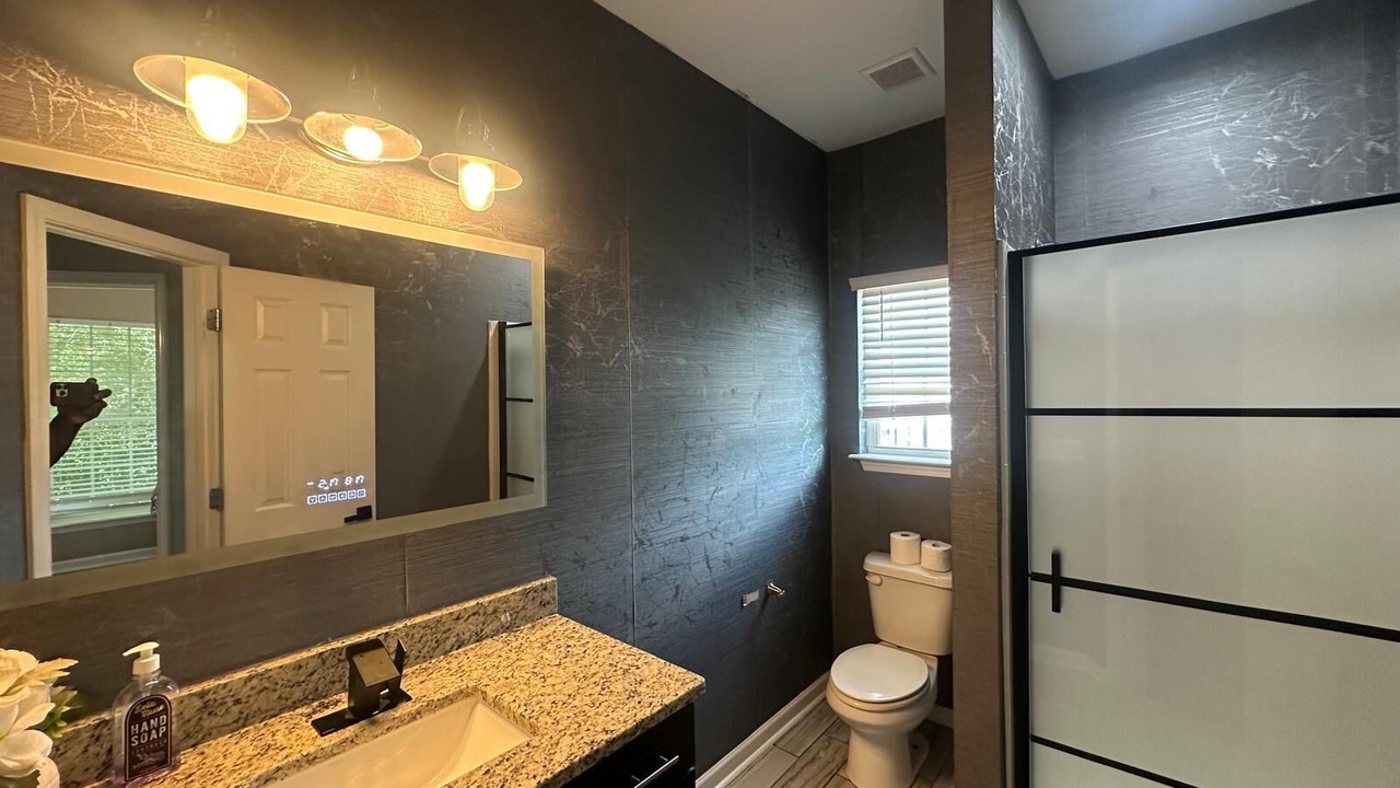 Photo of Bathroom in Southwestern