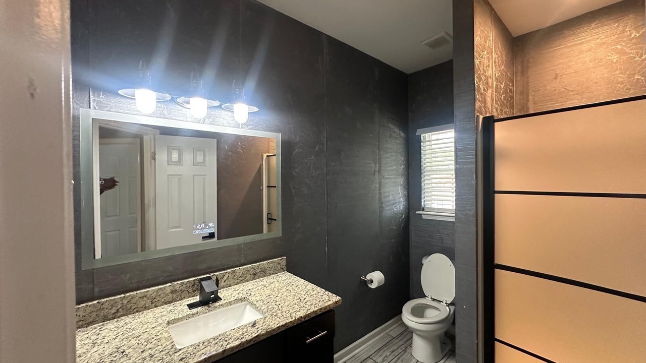 Photo of Bathroom in Southwestern