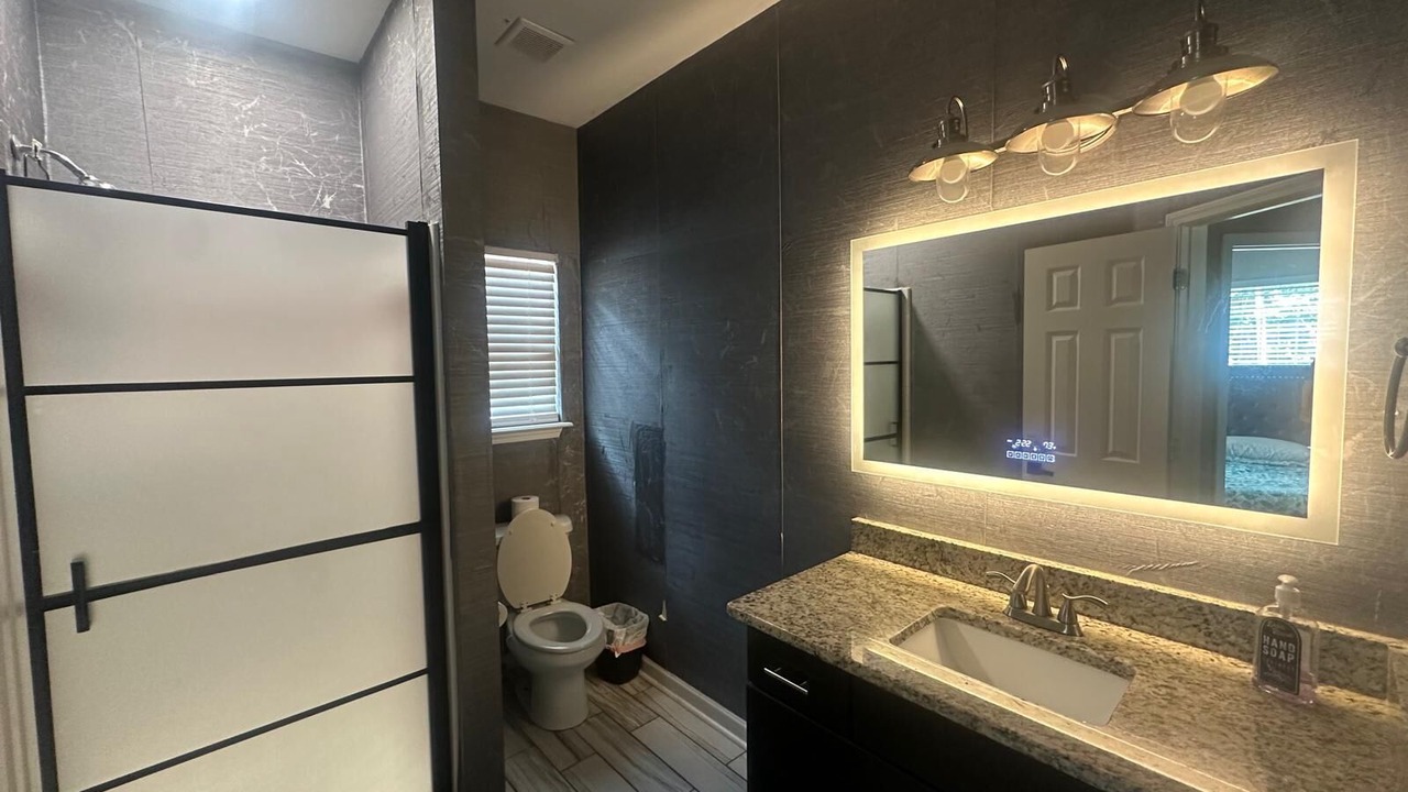 Photo of Bathroom in Southwestern