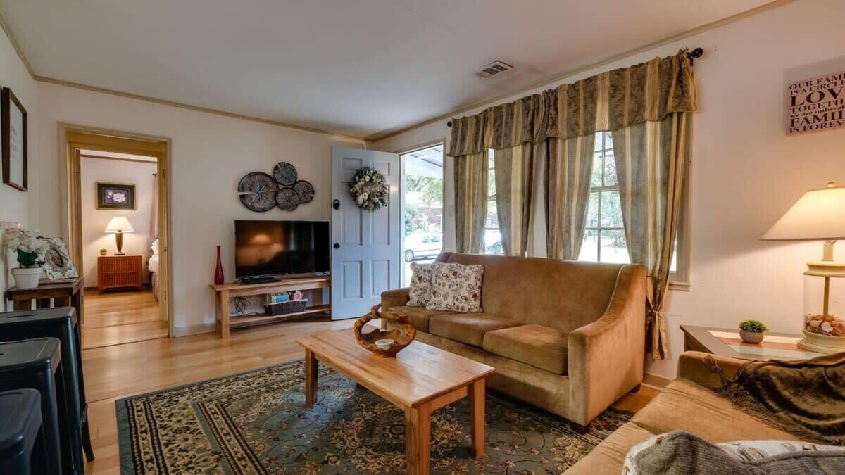 Photo of Bedroom in Isle of Hope Historic District