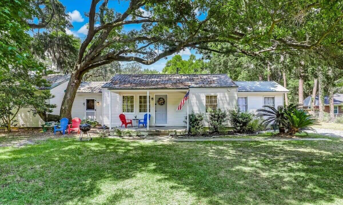 Photo of Others in Isle of Hope Historic District
