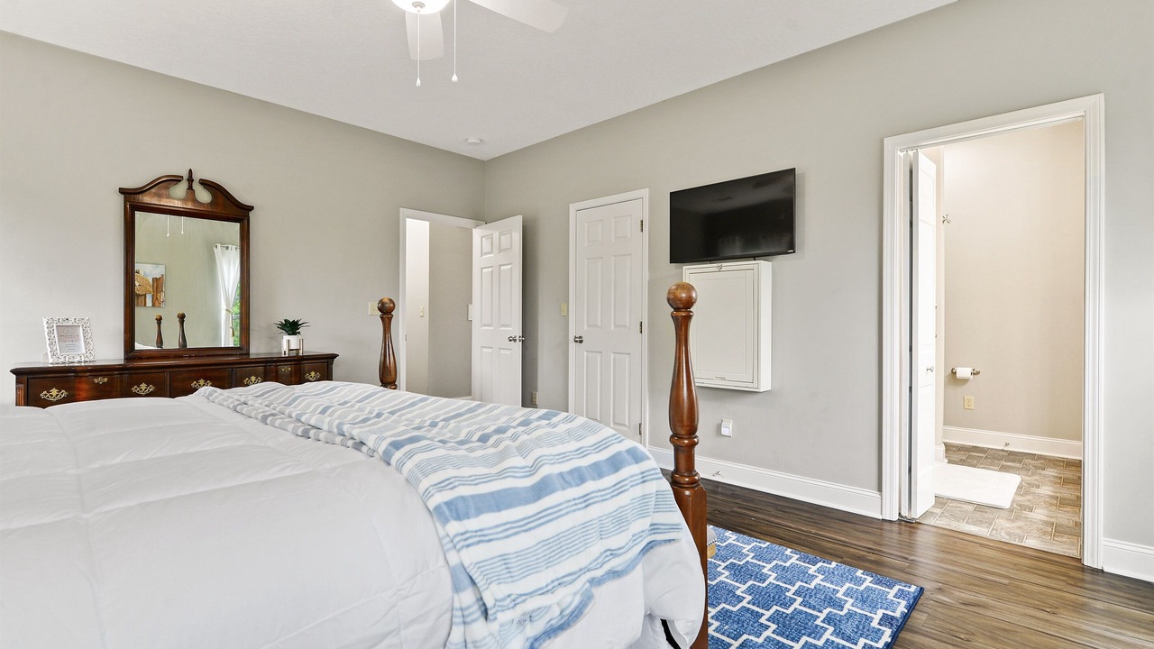 Photo of Bedroom in Waveland