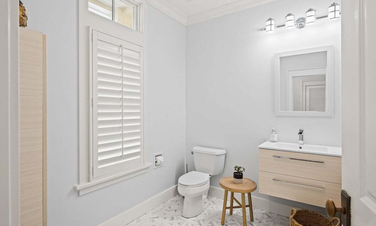 Photo of Bathroom in Beach District