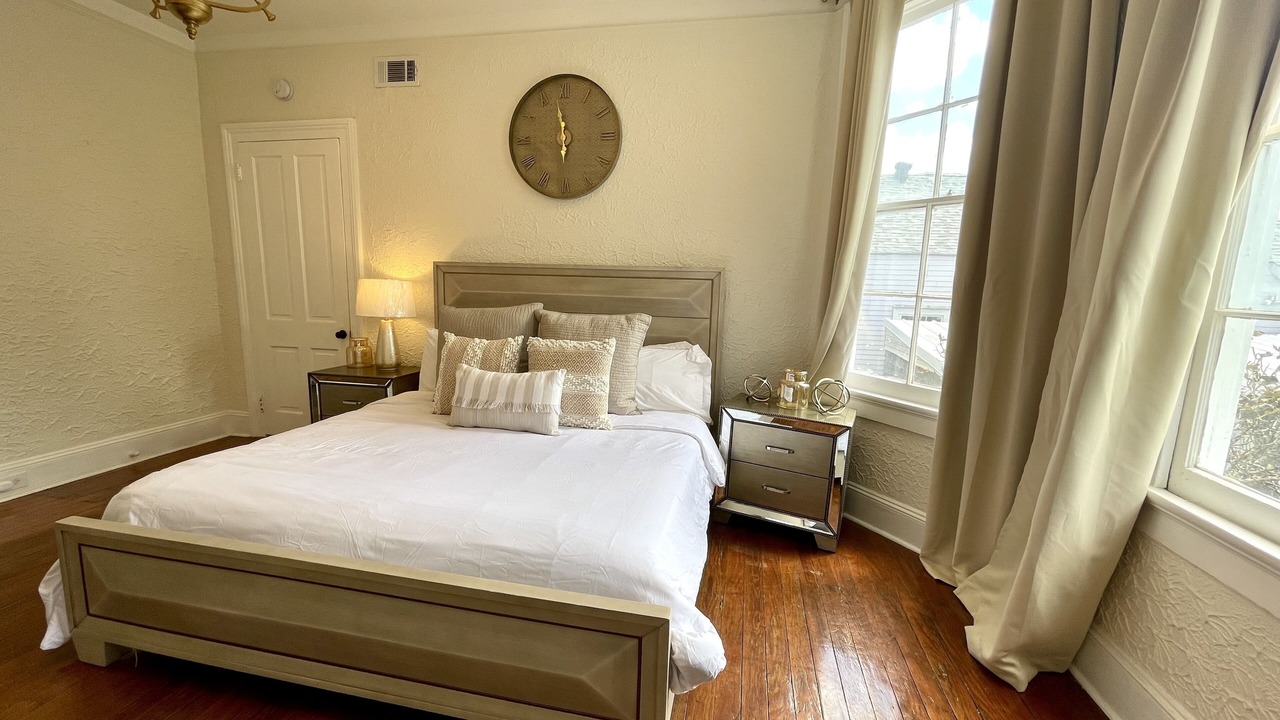 Photo of Bedroom in Mid-City
