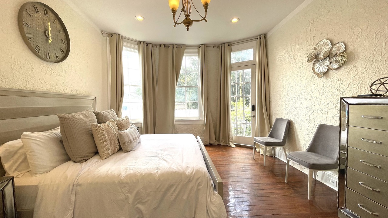 Photo of Bedroom in Mid-City