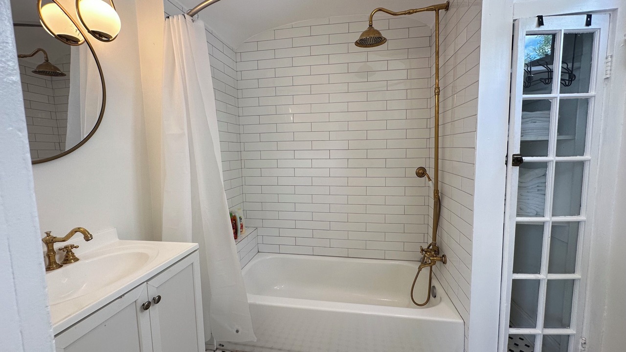 Photo of Bathroom in Mid-City
