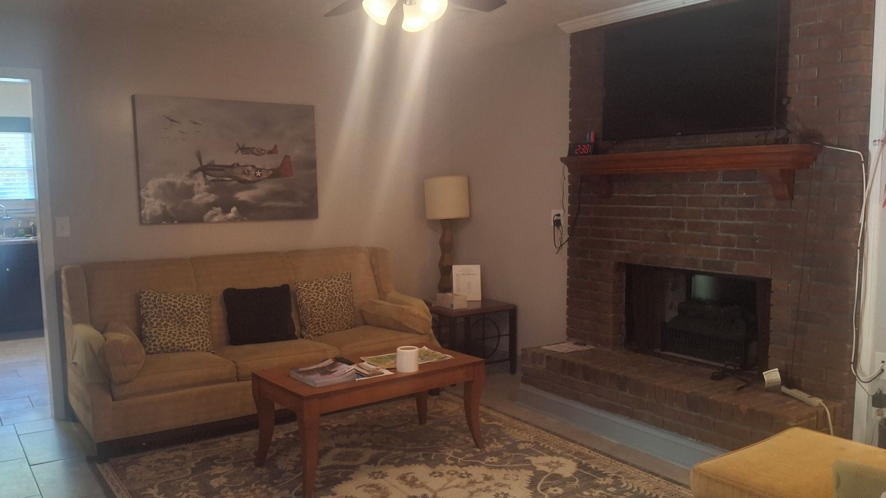 Photo of Livingroom in Macon County