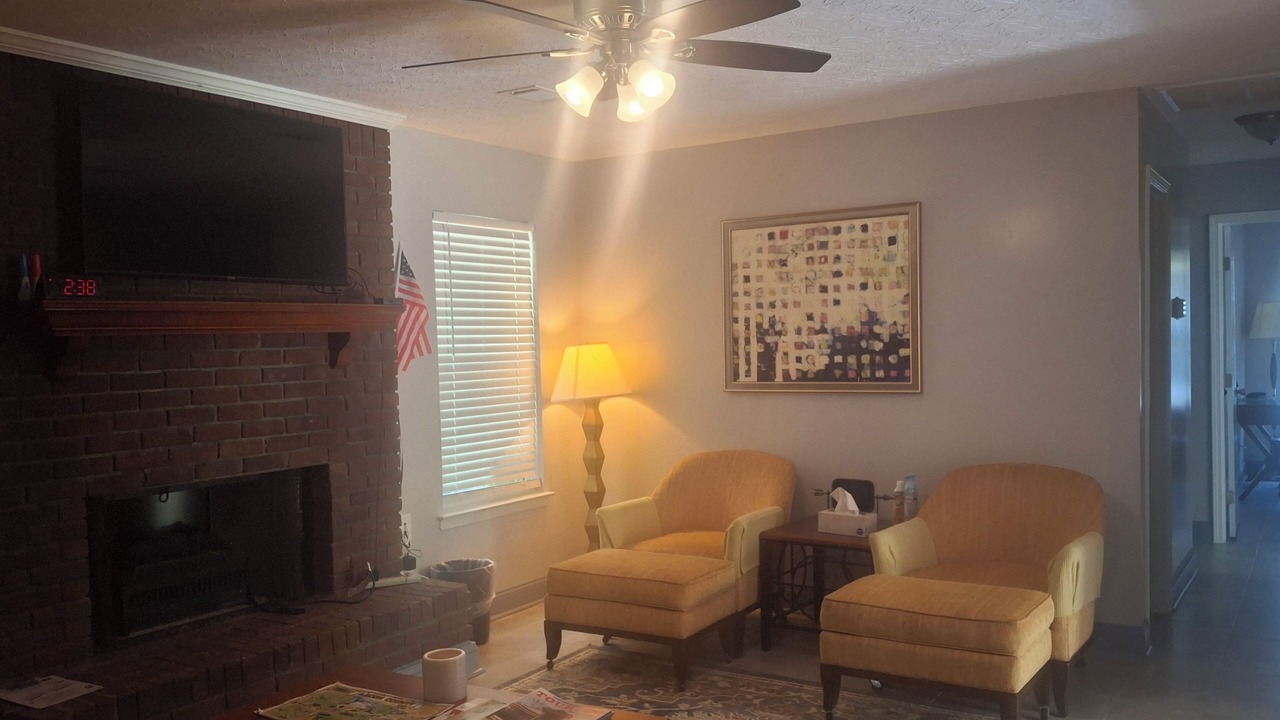 Photo of Livingroom in Macon County