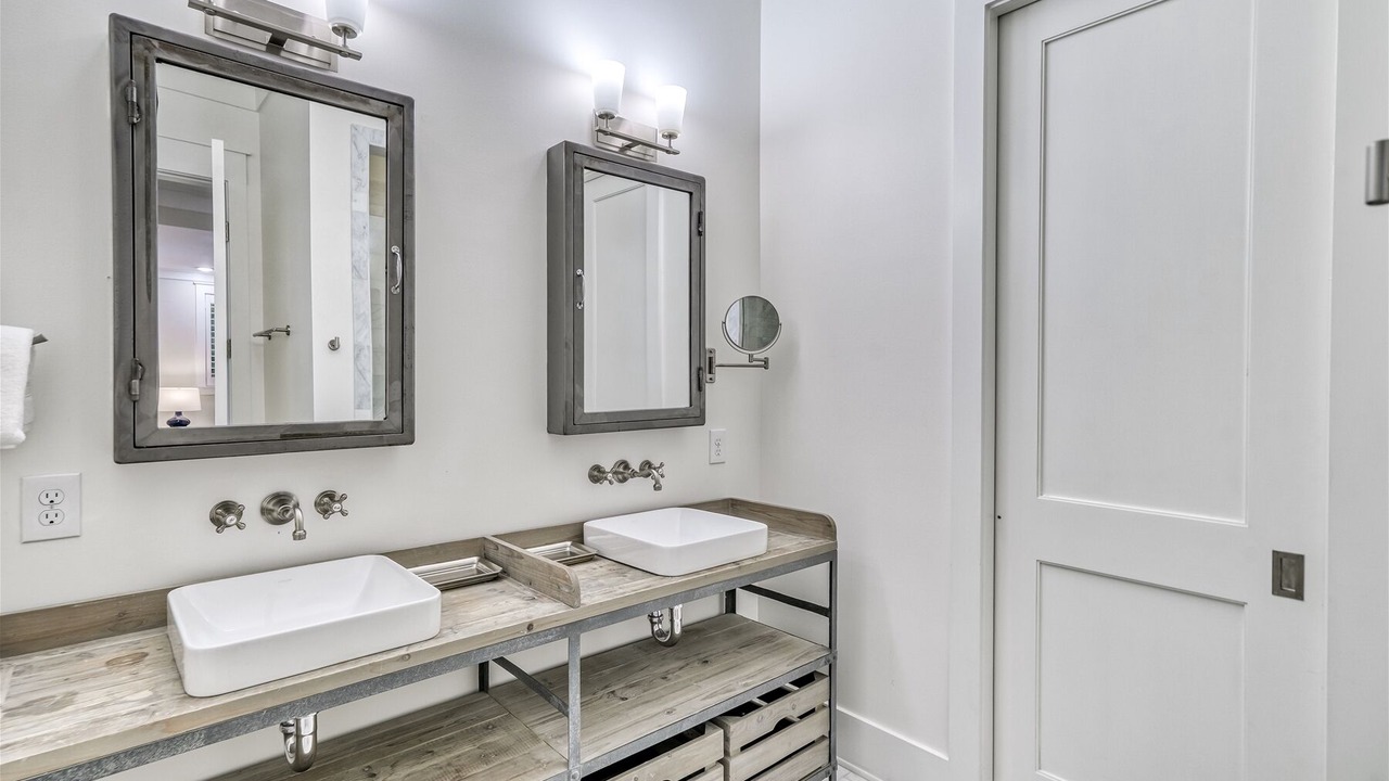 Photo of Bathroom in Forest District