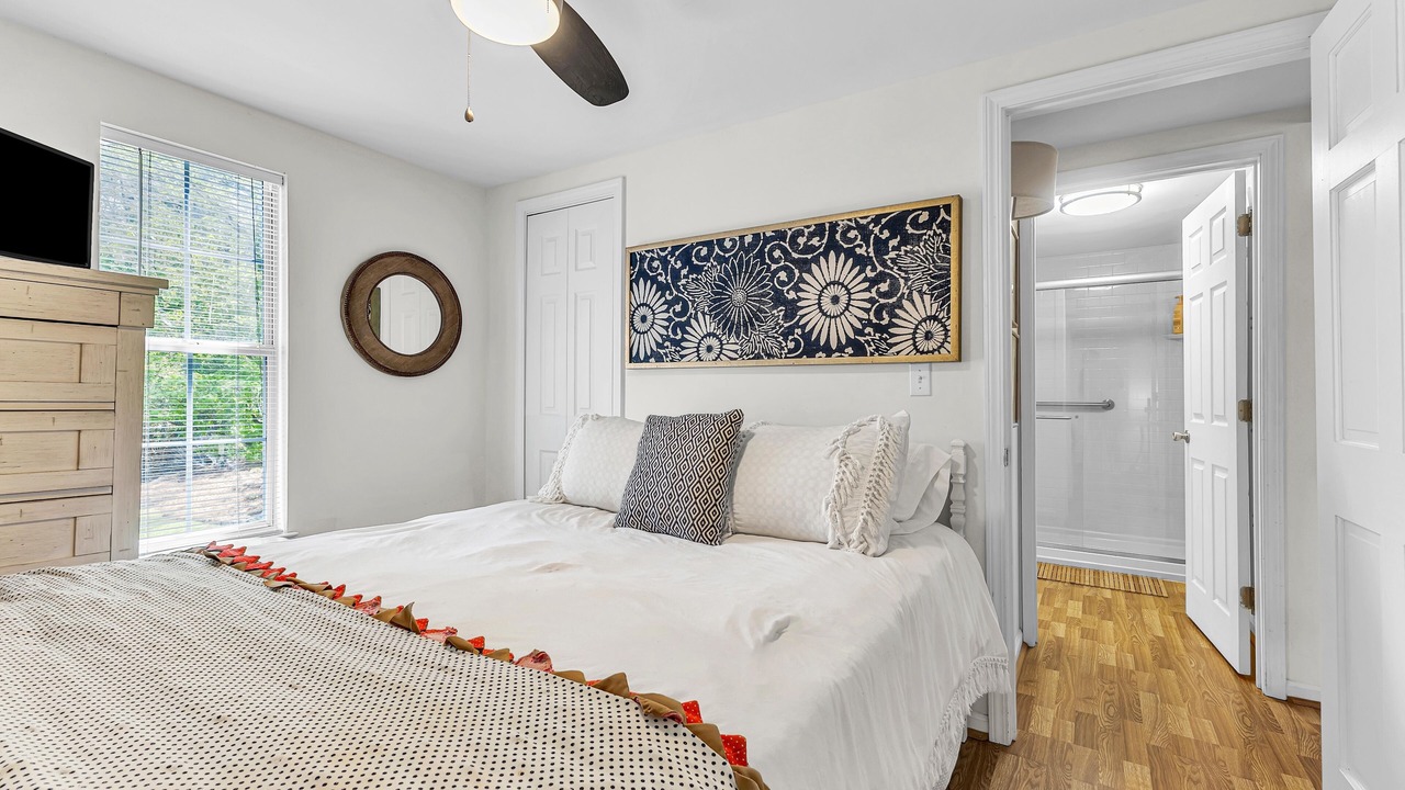Photo of Bedroom in Pleasure Point