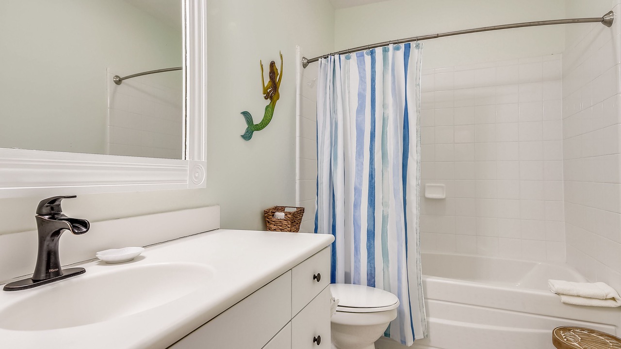 Photo of Bathroom in Melrose on the Beach