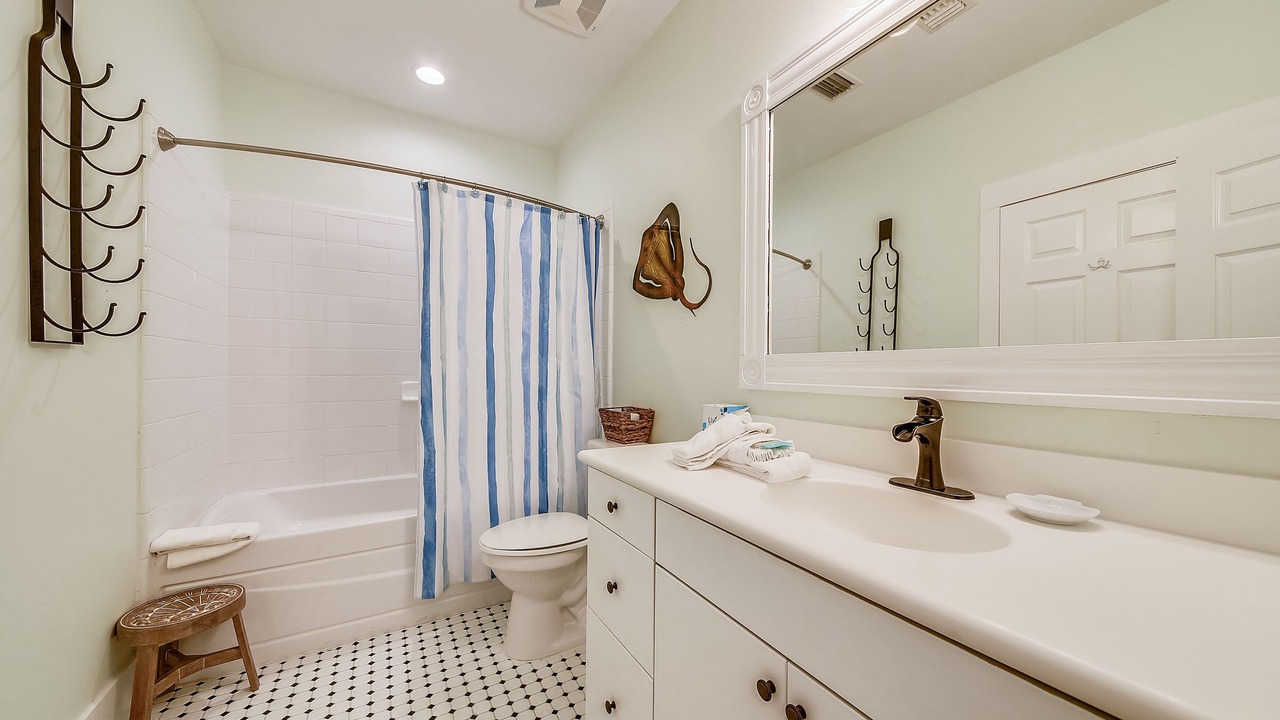 Photo of Bathroom in Melrose on the Beach