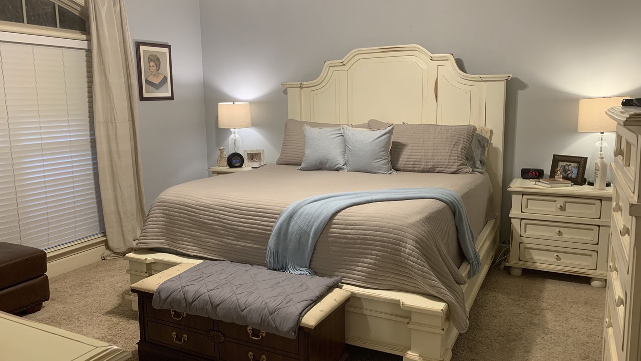 Photo of Bedroom in Northport