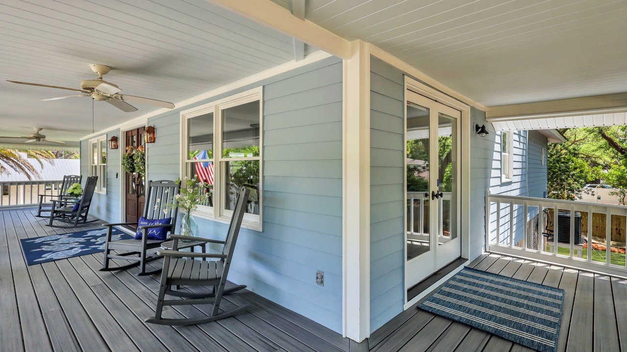 Photo of Patio Balcony in East Beach