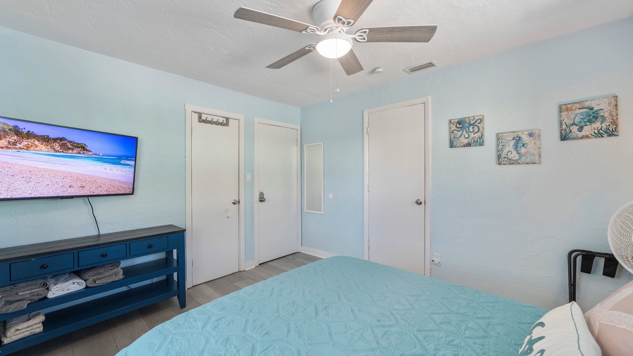 Photo of Bedroom in South Peninsula Historic District