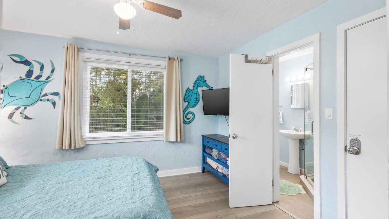 Photo of Bedroom in South Peninsula Historic District