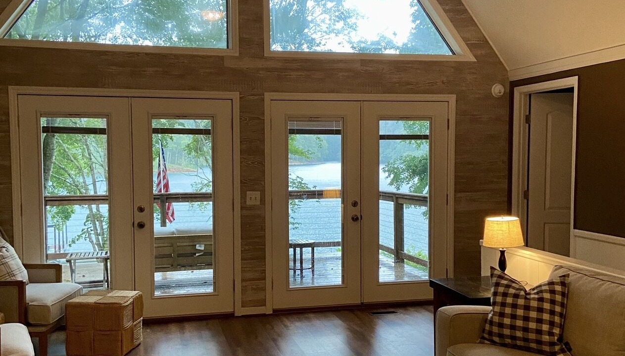 Photo of Livingroom in Six Mile