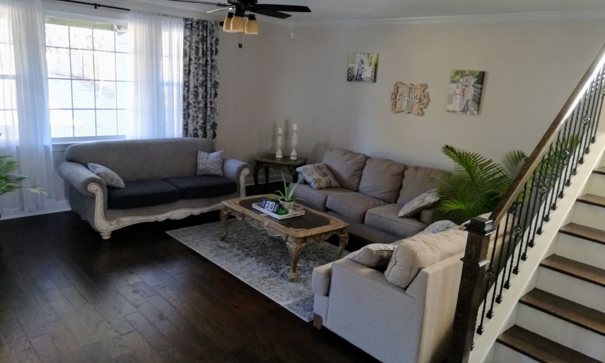 Photo of Livingroom in Canterbury Farms
