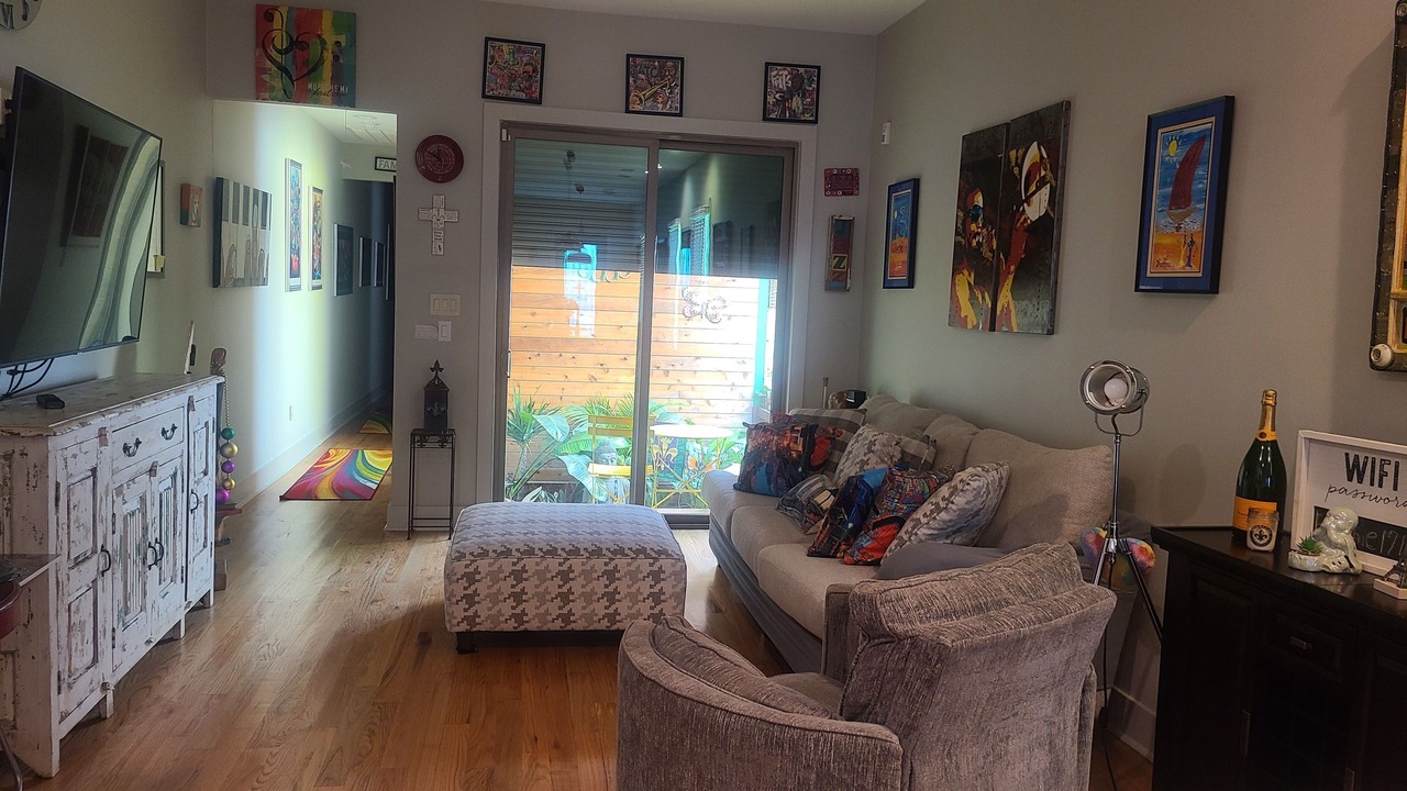 Photo of Livingroom in South 7th Ward