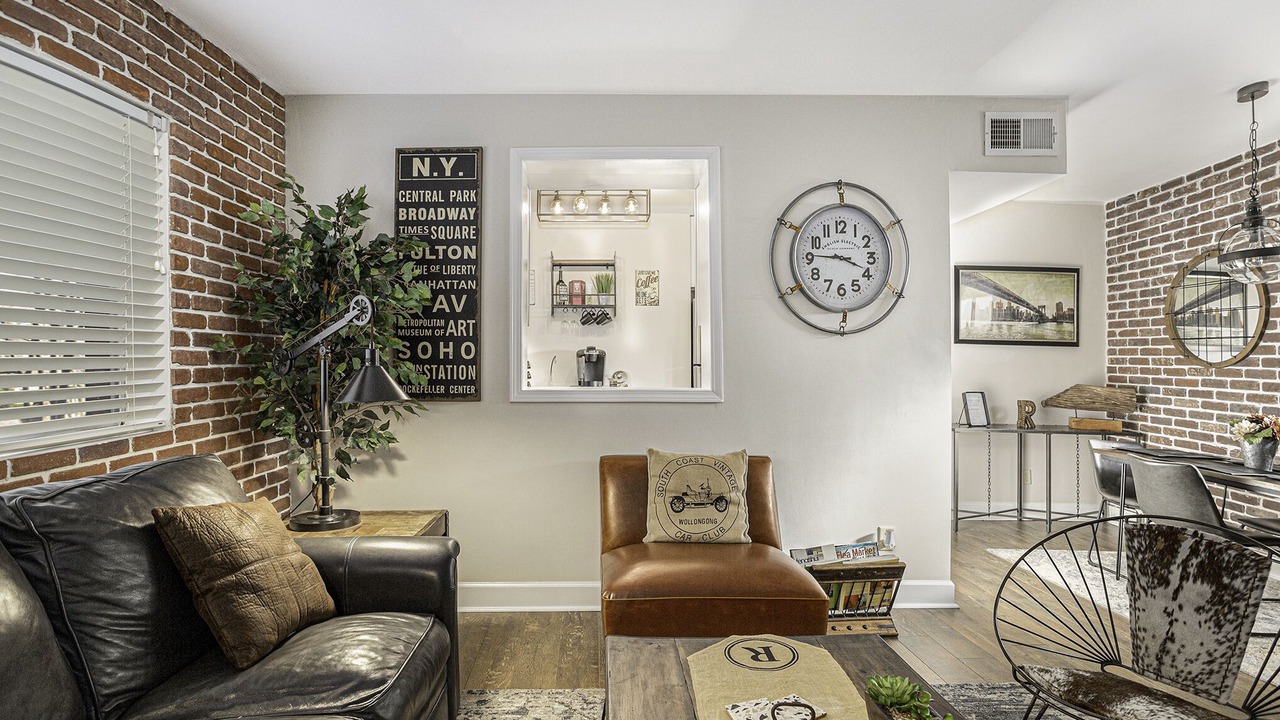 Photo of Livingroom in Garden Hills