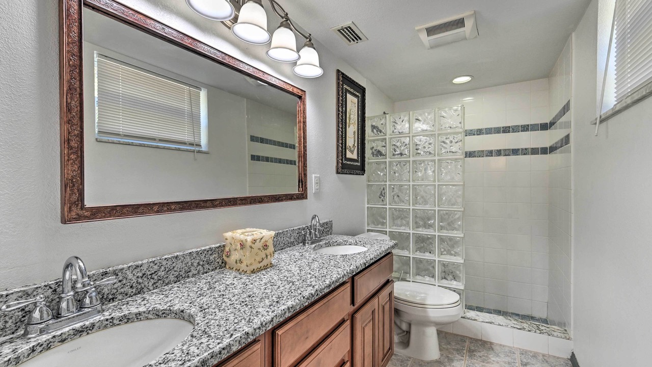 Photo of Bathroom in Umatilla