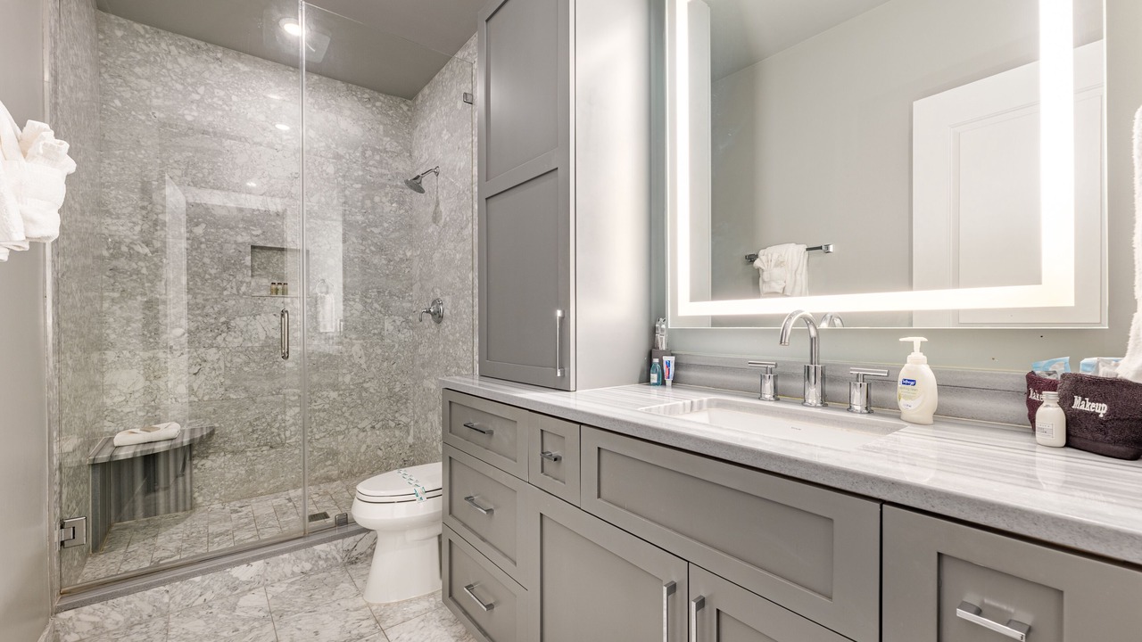 Photo of Bathroom in Arts/Warehouse District