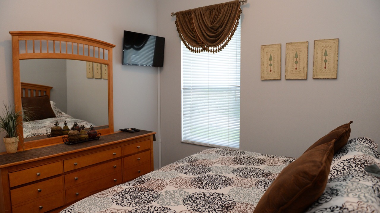 Photo of Bedroom in Windsor Palms