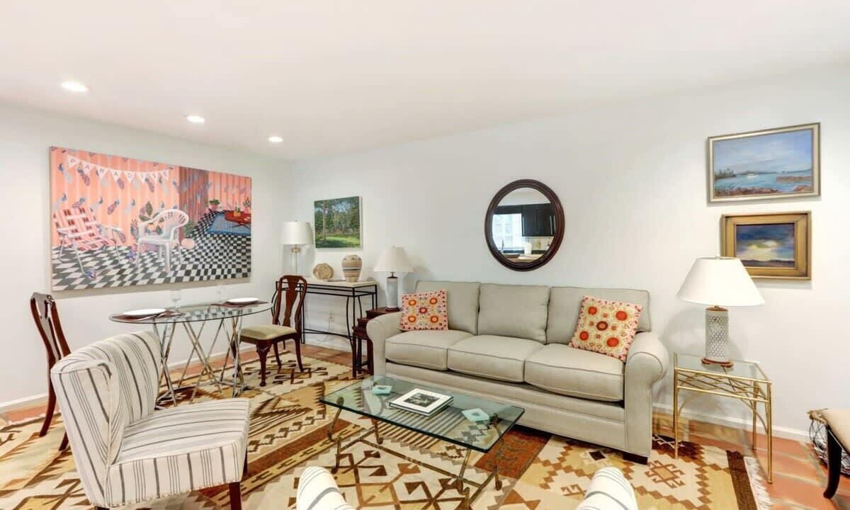Photo of Livingroom in Historic Downtown Savannah