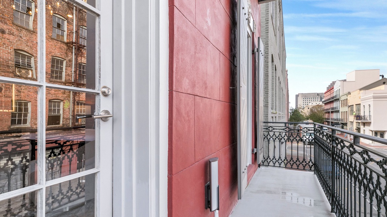 Photo of Patio Balcony in Arts/Warehouse District