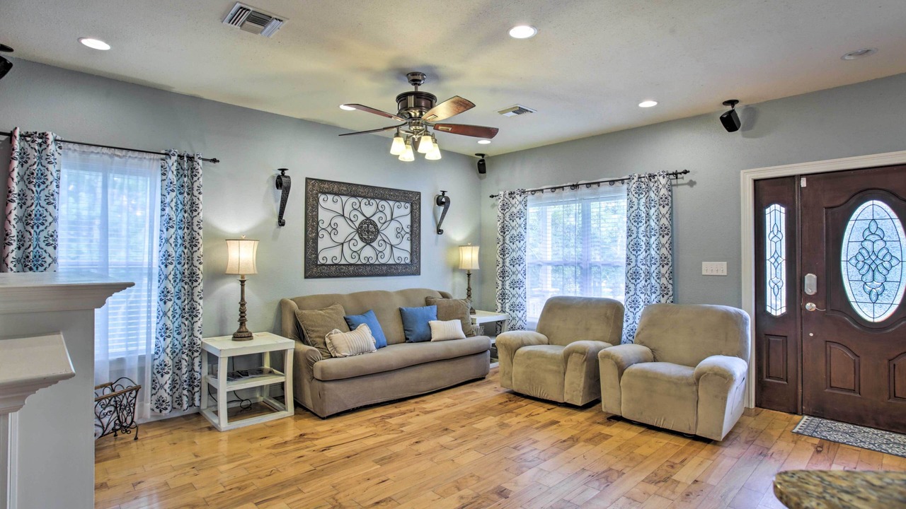 Photo of Livingroom in Waveland
