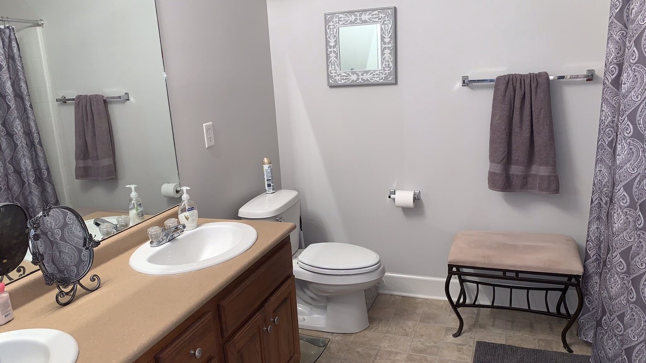 Photo of Bathroom in Moundville