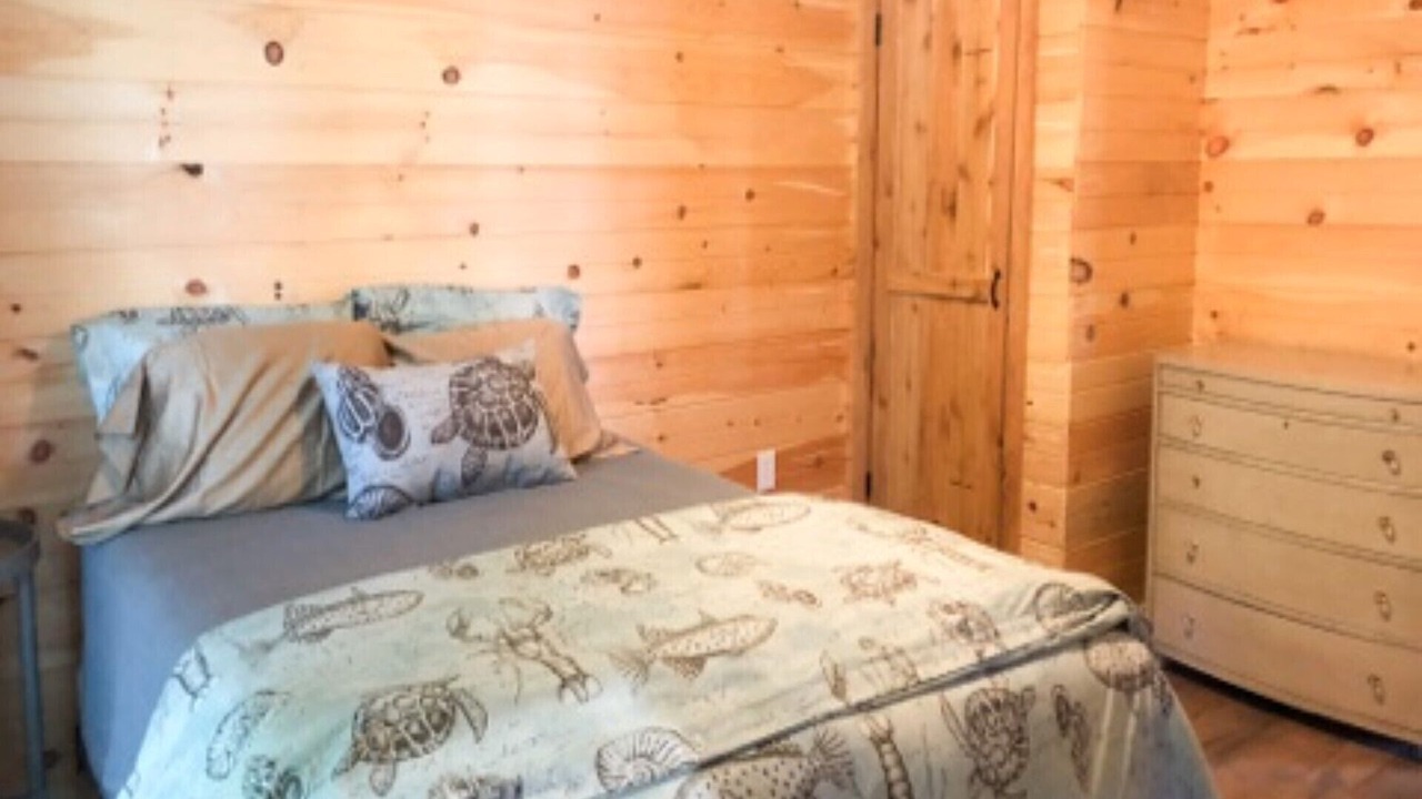 Photo of Bedroom in Cherokee