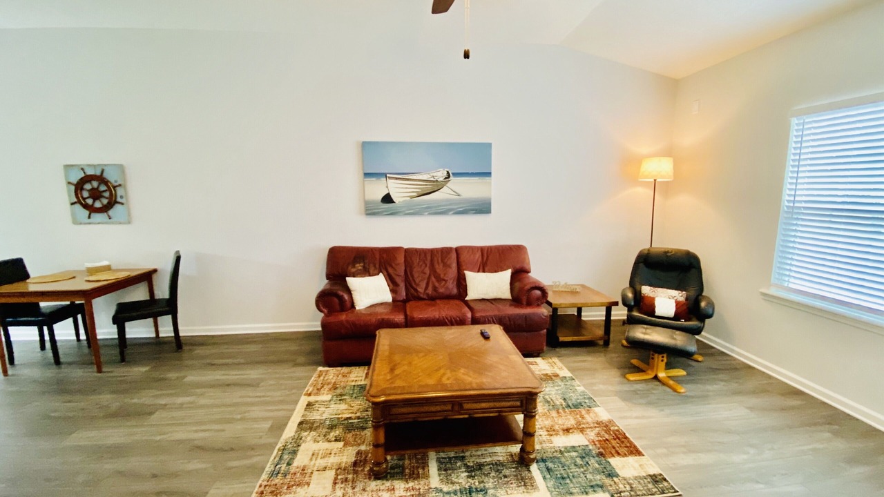 Photo of Livingroom in Hollister