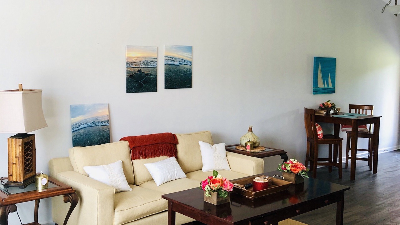 Photo of Livingroom in Hollister