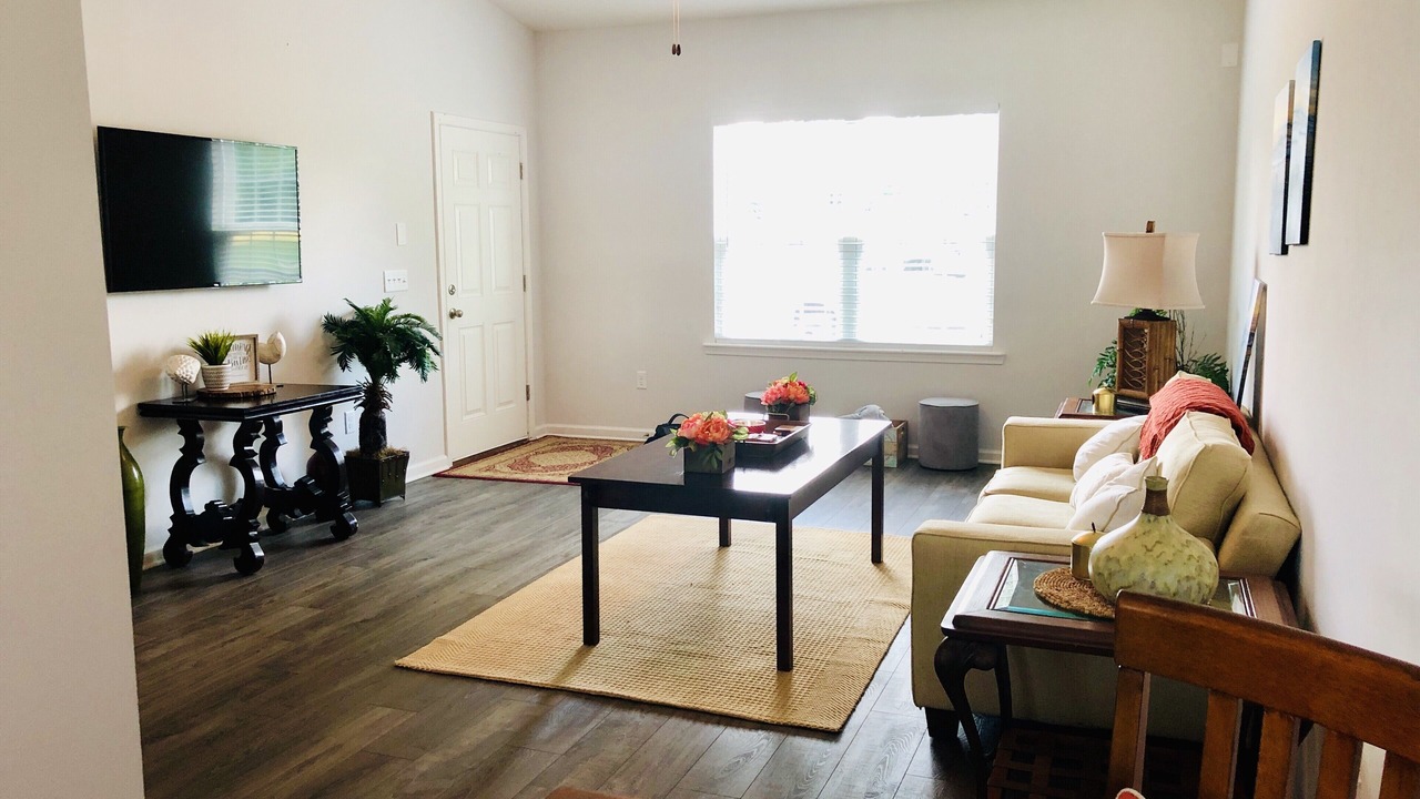 Photo of Livingroom in Hollister