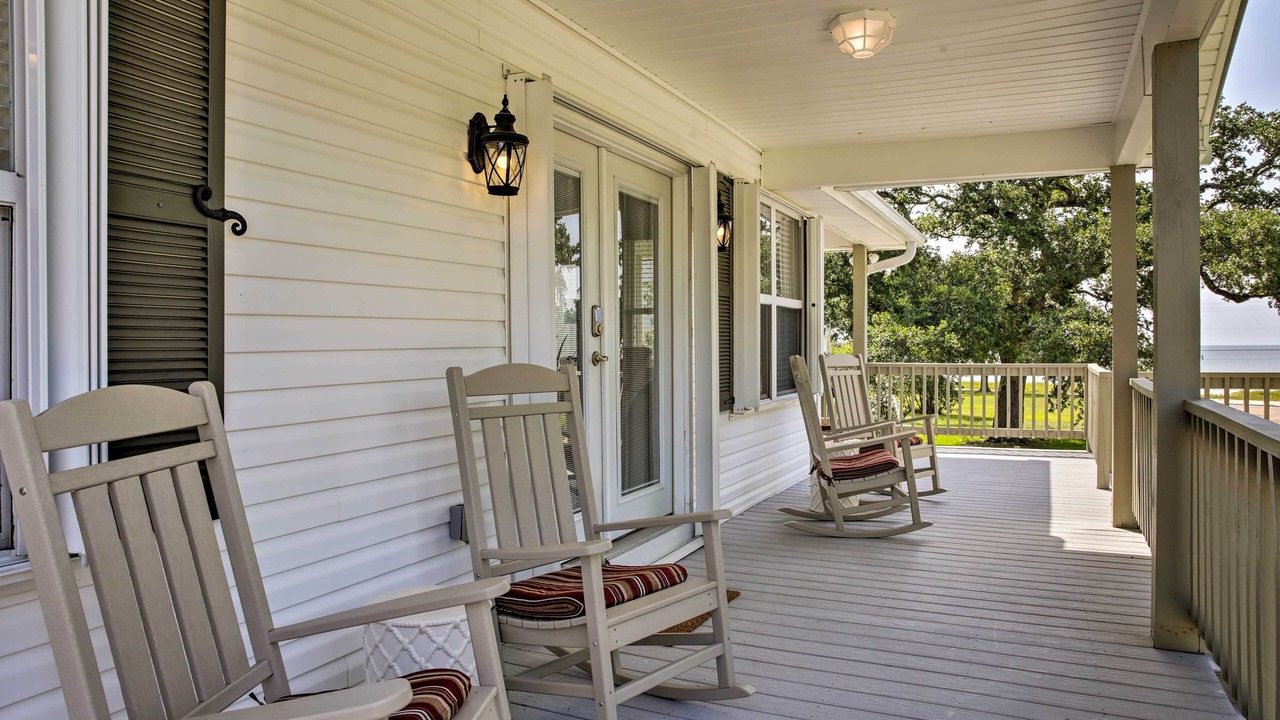 Photo of Patio Balcony in Waveland