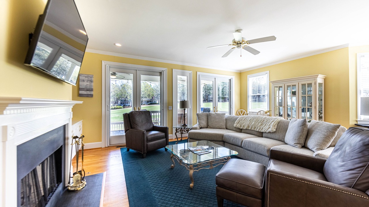 Photo of Livingroom in Eatonton
